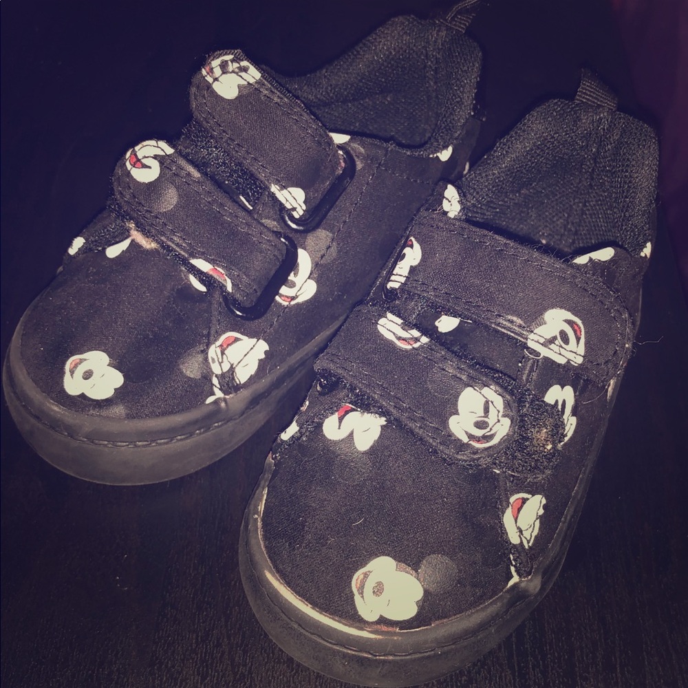 Toddler sneakers